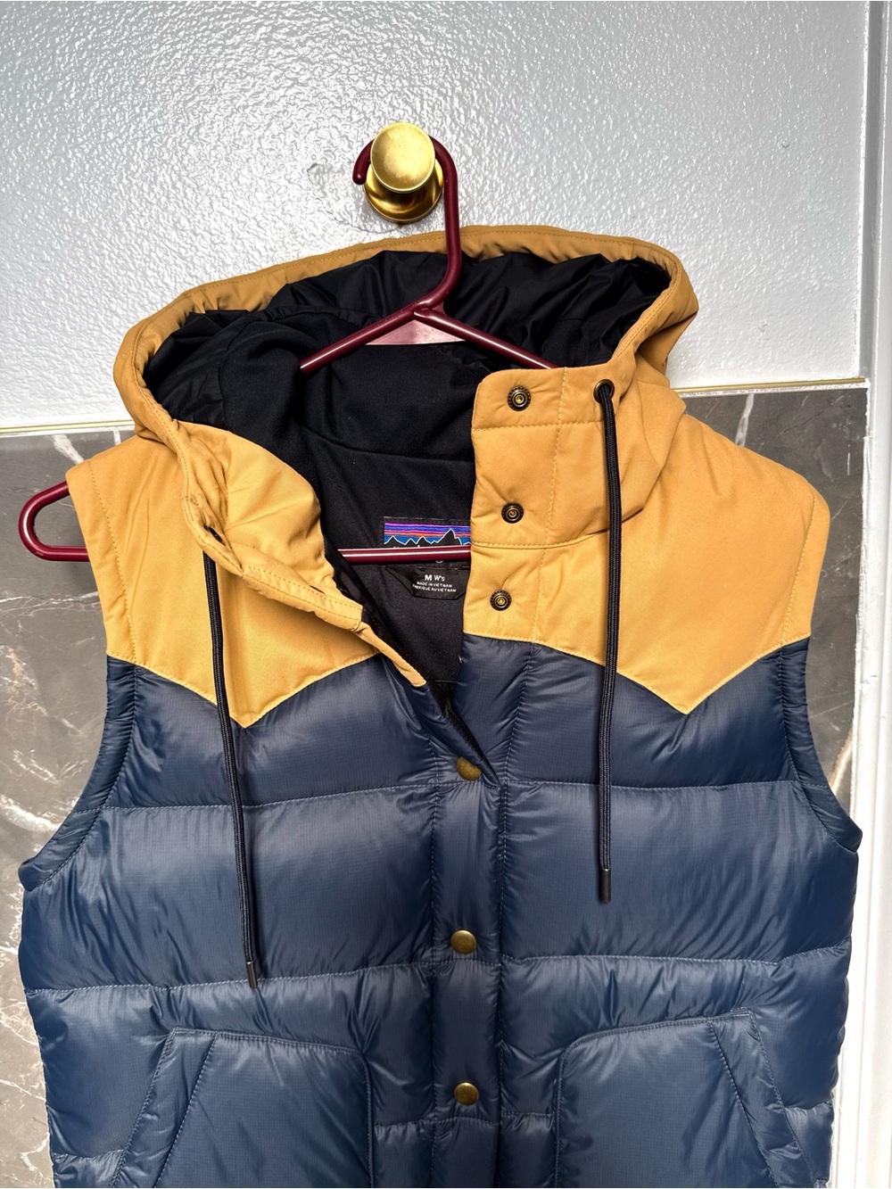 Patagonia hooded Bivy down vest - Picture 3 of 5